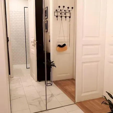 Apartamento Simona's Old Town / Free Parking *