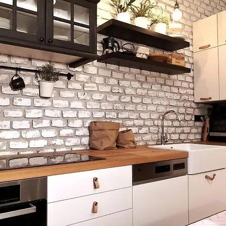 Simona's Old Town / Free Parking